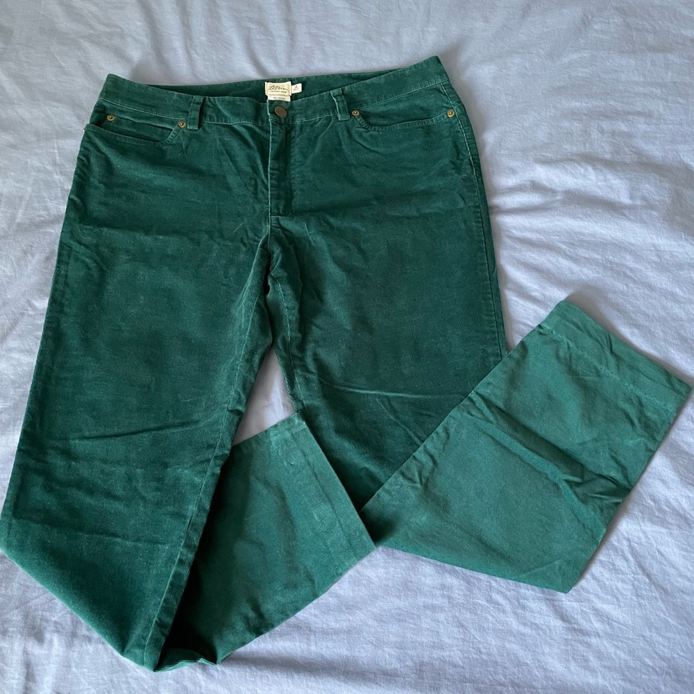 L.L. Bean Women's Straight Leg Pants in Deep Green